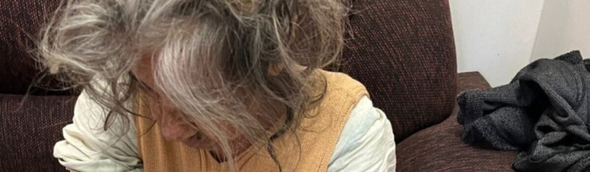 Idosa sofre queda, ferimento dá miíase e filho nega cuidados, em Goiânia