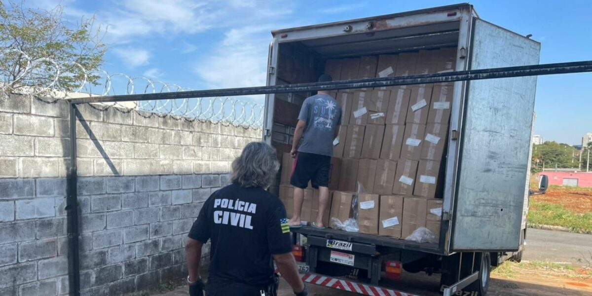 Polícia Civil apreende quase 500 caixas de cigarros contrabandeados do Paraguai em Aparecida