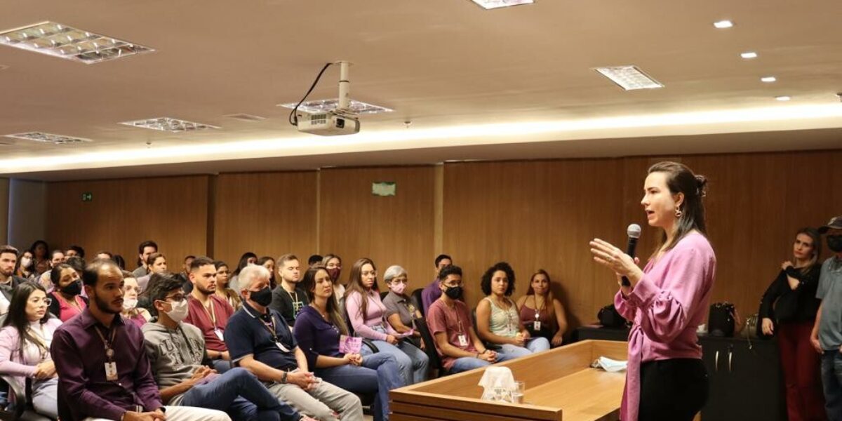 DEAM ministra palestra no 1º RIGO de Goiânia