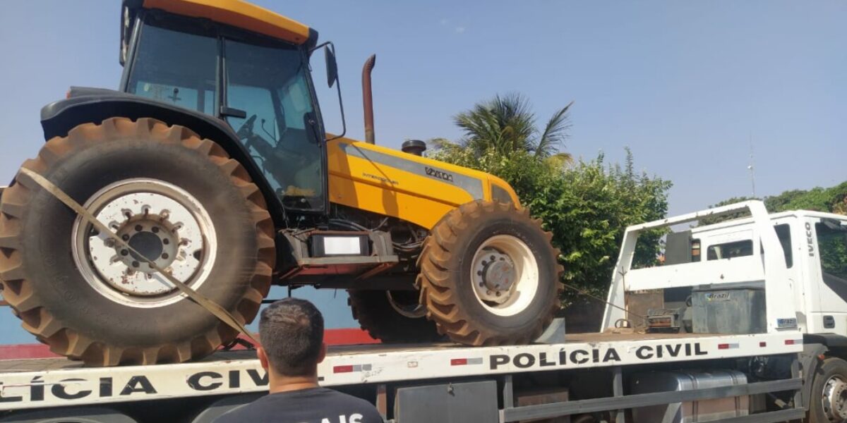 DERCR recupera trator e prende um homem em operação