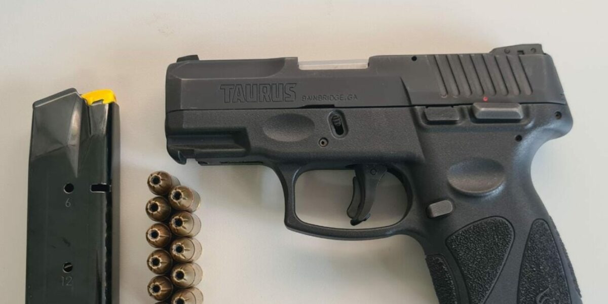 Arma usada por homem para ameaçar mulher é apreendida, em Aparecida