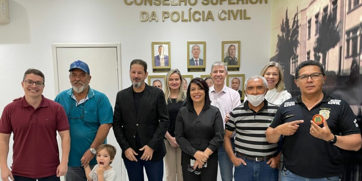 PCGO homenageia aposentados com café da manhã