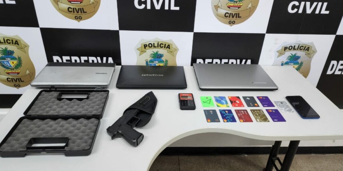 Receptador de Civic roubado em SP é preso em Goiânia com cartões clonados e simulacro de arma de fogo