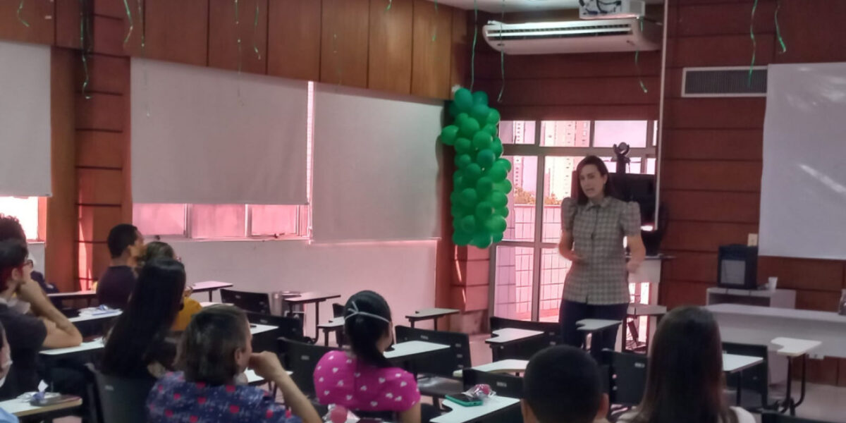 Equipe da Deam participa de palestra sobre violência de gênero