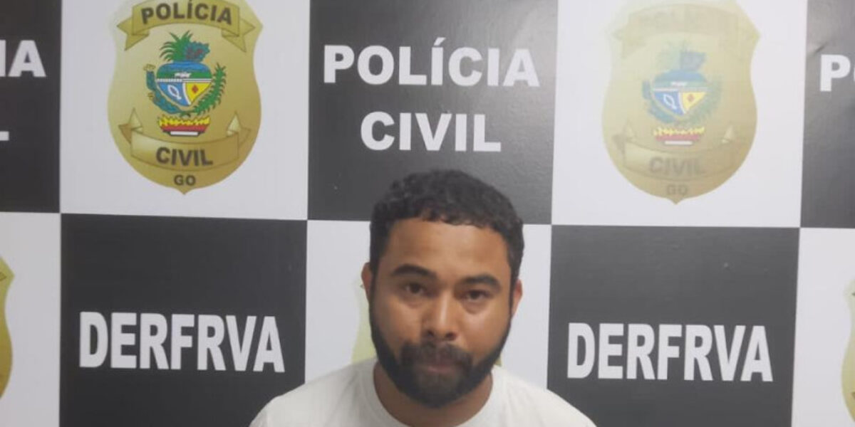 Homem suspeito de roubar carro e fazer vítima se jogar do veículo acaba preso