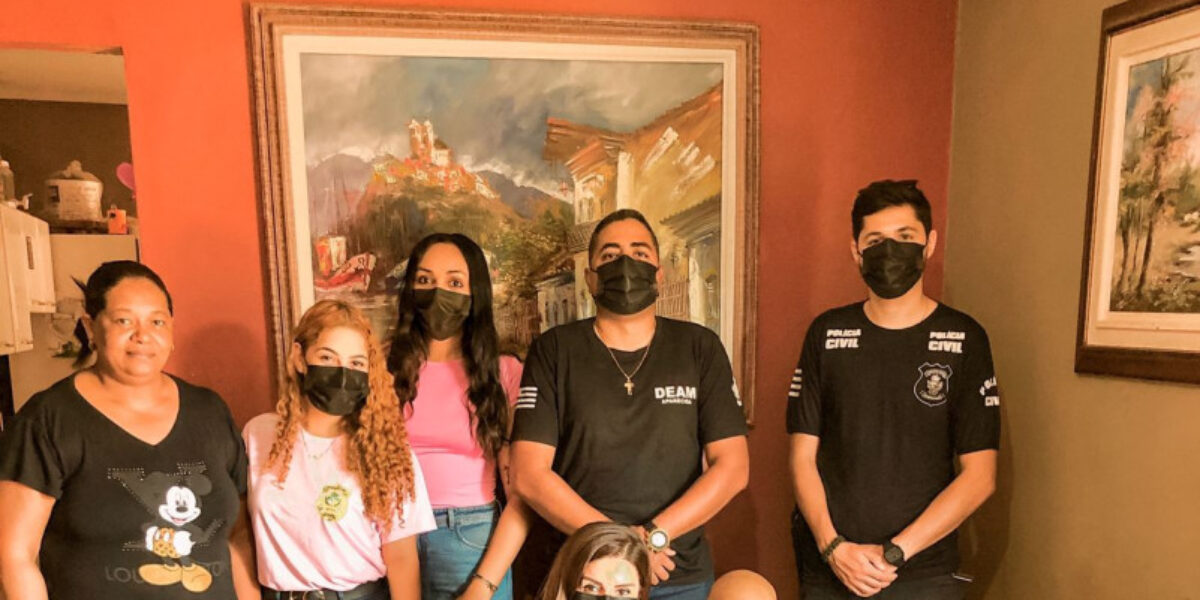 Às vésperas do Dia da Criança, PCGO visita criança com câncer, em Aparecida
