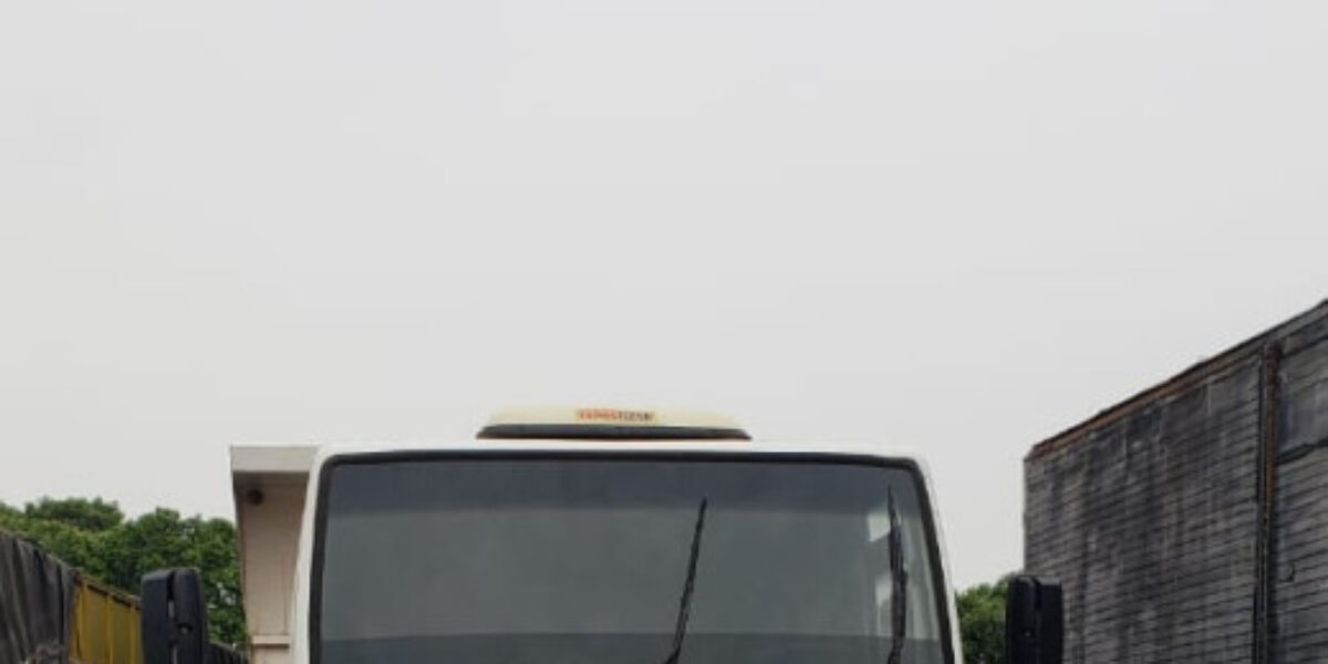 PCGO entrega caminhão apreendido para COMURG, que o utilizará em Goiânia