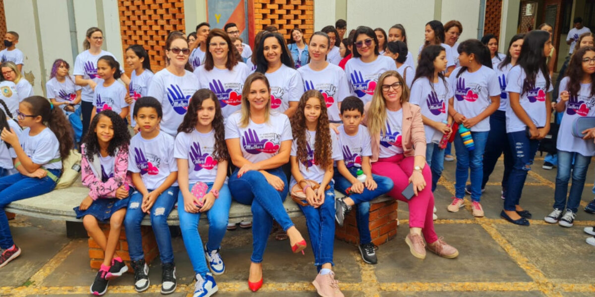 Estudantes de Goianésia escrevem redações do concurso Lei Maria da Penha