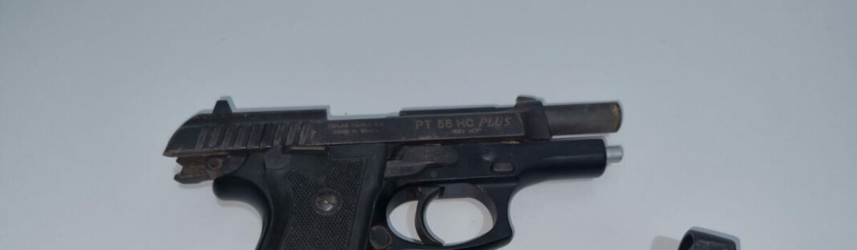 Após denúncia, PC prende homem por porte ilegal de arma escondida em açougue de Itapuranga