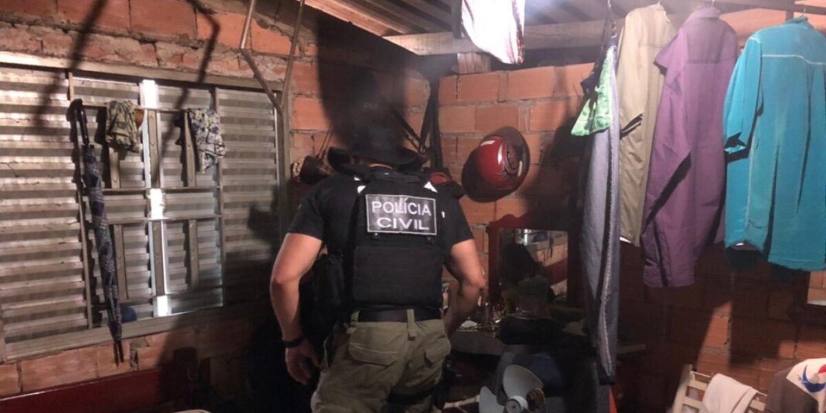 PCGO cumpre mandado de busca em casa de investigado por violência doméstica