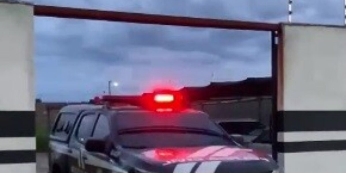 Casal de irmãos é preso em Piracanjuba após agredir irmã mais nova em briga familiar