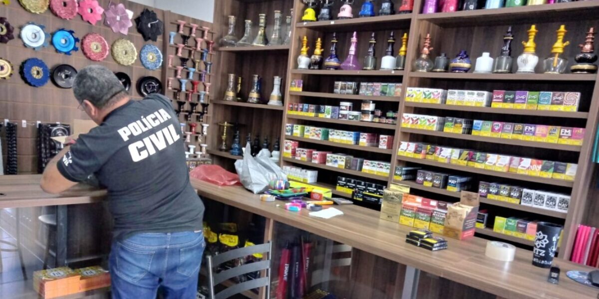 Dona de tabacaria é presa por receptação