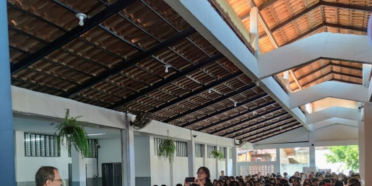 PCGO faz palestra a professores e estudantes em Goiânia na Operação Caminhos Seguros