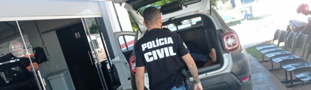 Homem é preso após arrastar ex-mulher pelo cabelo na rua e tentar atropelá-la