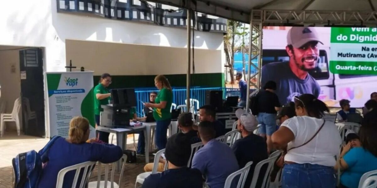 “Dignidade nas ruas”: PCGO realiza ação social em Goiânia