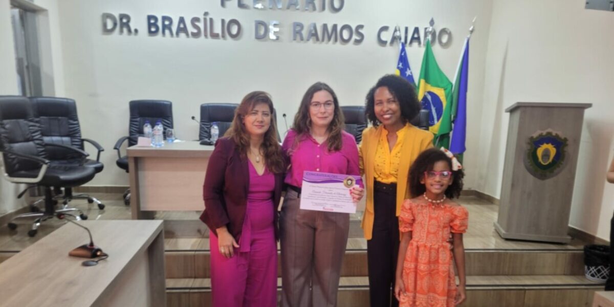Policiais civis da Deam são homenageados na Câmara Municipal de Goiás