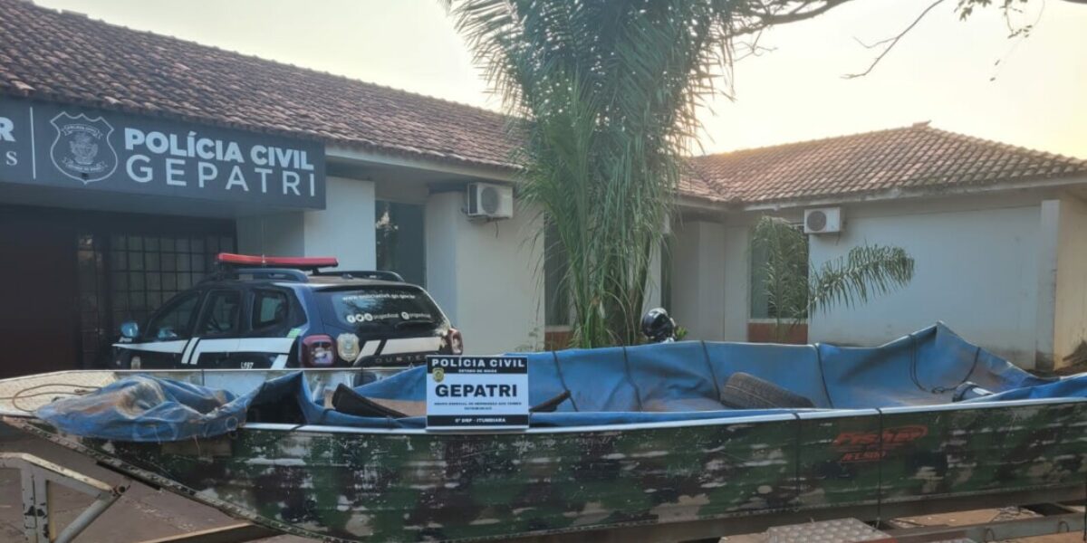 Dois são presos por receptação de carretinha e canoa furtados em Itumbiara