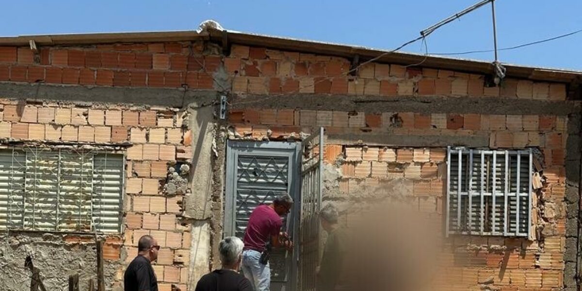 Homem é preso em flagrante por agredir companheira, em Novo Gama