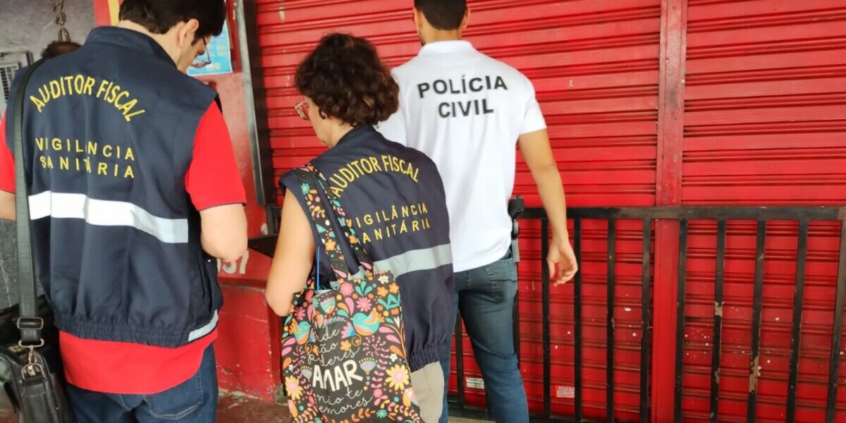 Operação Origem Fantasma: PCGO interdita farmácia que funcionava sem documentação