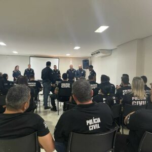 Direção-Geral da PCGO realiza reunião na regional de Caldas Novas