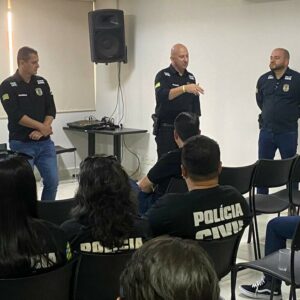 Direção-Geral da PCGO realiza reunião na regional de Caldas Novas