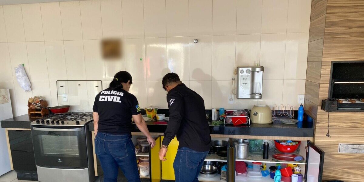 Operação Mãos Dadas: PCGO prende dupla por homicídio e faz buscas em casa de investigado por violência doméstica