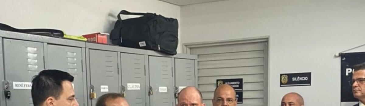 Direção-Geral da PCGO participa de homenagem à policiais na Central de Flagrantes