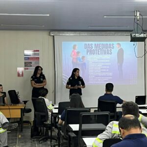 PCGO ministra, em indústria de Catalão, palestra sobre violência doméstica