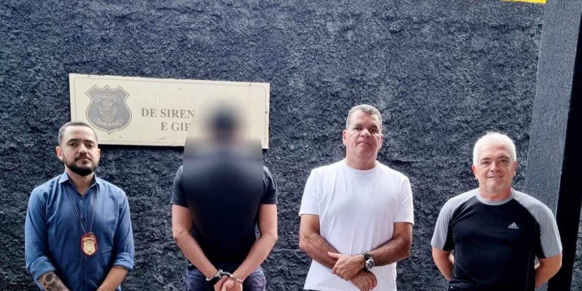 Funcionário de joalheria é preso em flagrante após furtar oito peças de ouro