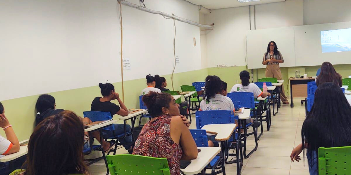 Violência contra a mulher: PCGO participa de podcast e realiza palestra