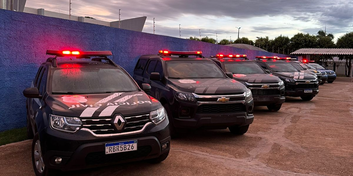 PCGO prende, em flagrante, homem que roubou celular de mulher que andava a pé