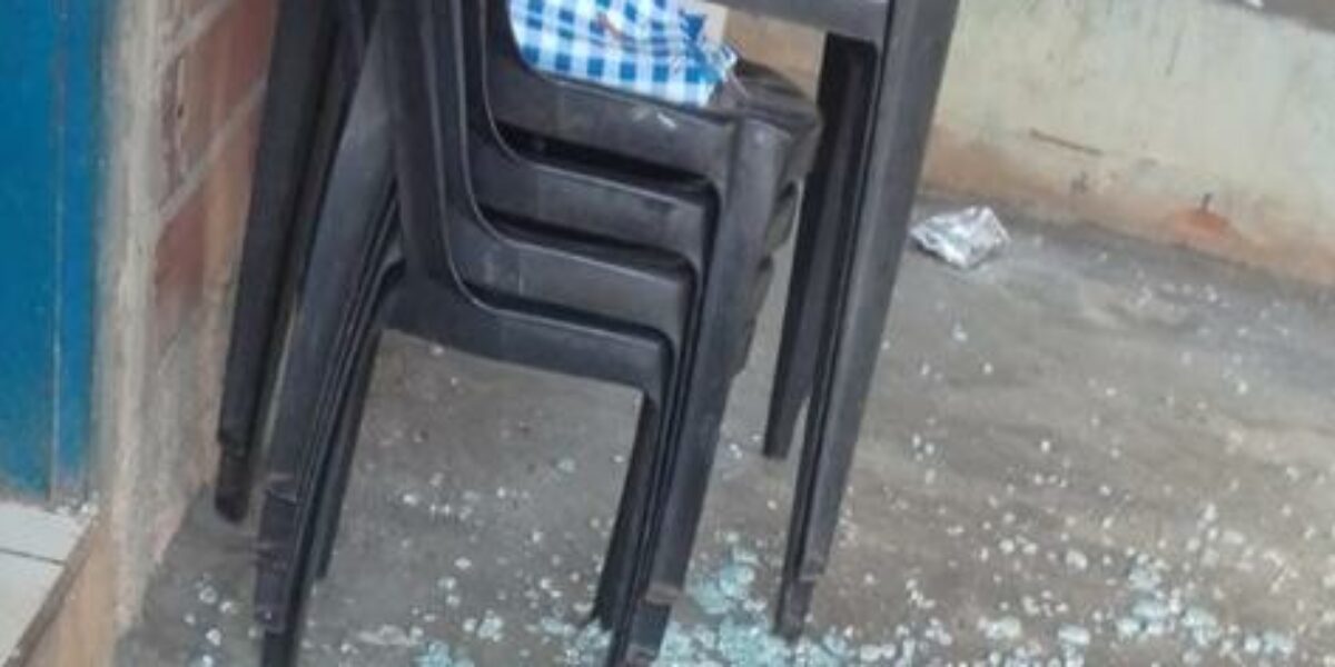 Homem é preso em flagrante por crimes contra a mulher em Abadia 