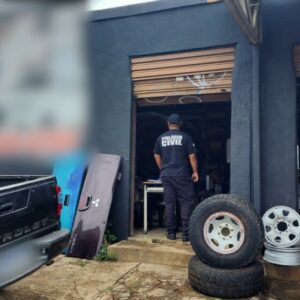 Operação apura desmanche de veículos que funcionava em fundo de hotel, em Itaberaí