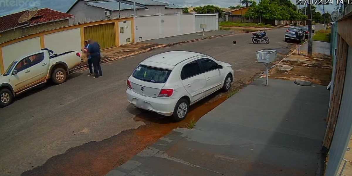Policial civil de folga salva bebê de afogamento