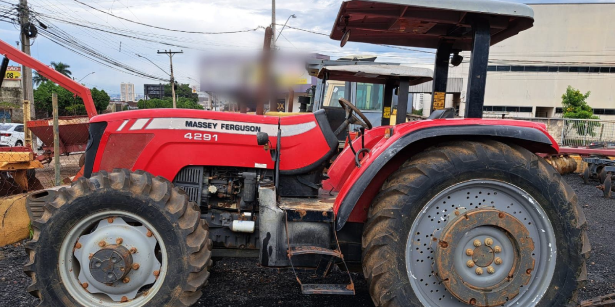 Trator de R$ 150 mil furtado em MG é recuperado pela PCGO