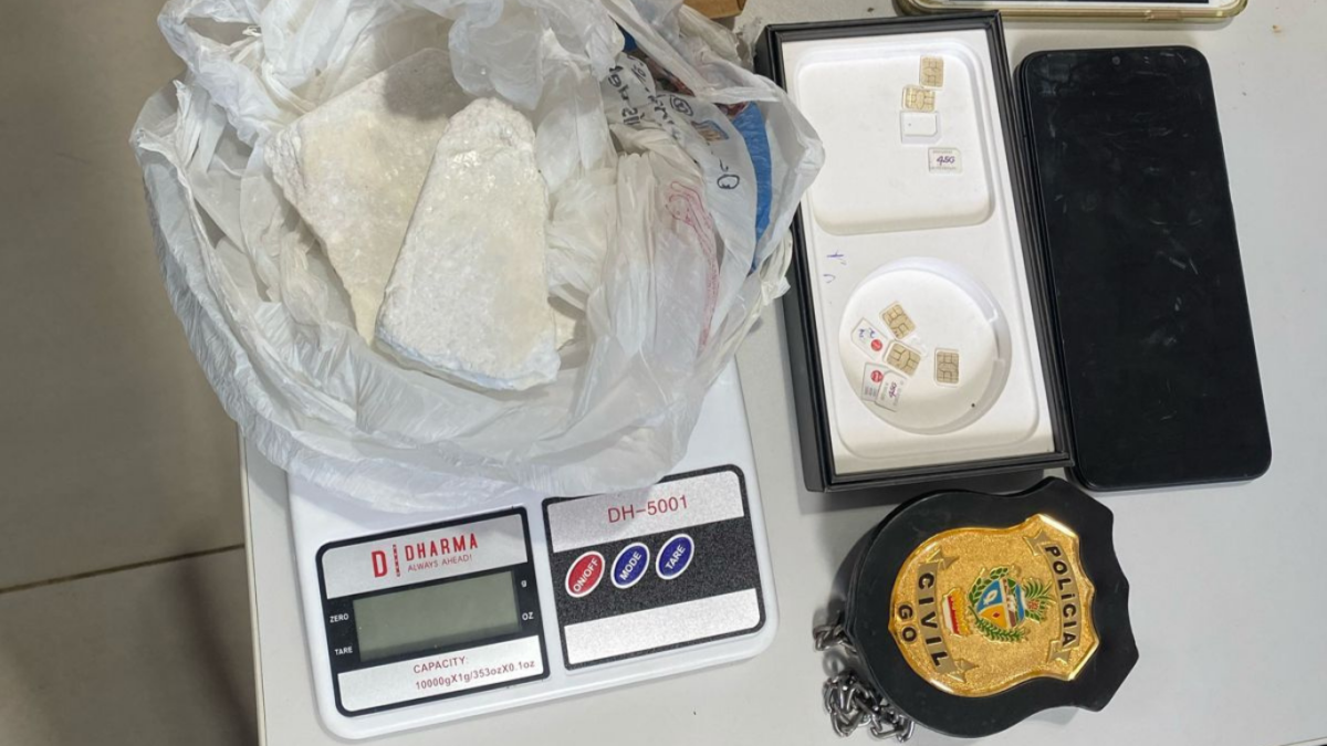 PCGO prende dupla por tráfico de droga, em São Luís de Montes Belos