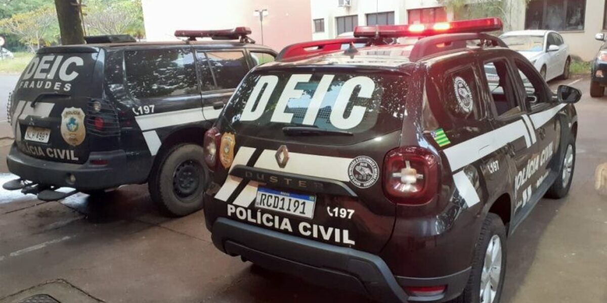 Mãe e filho são presos em flagrante por chantagem sexual online