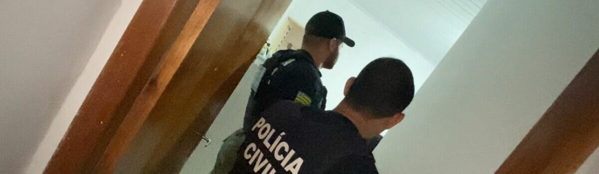 Operação cumpre buscas após investigados anunciarem venda ilegal de arma, em Crixás