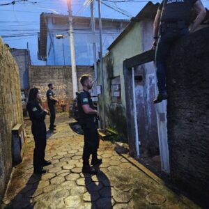 PCGO prende investigado por simular venda de celulares para roubar aparelhos e carro de amigo