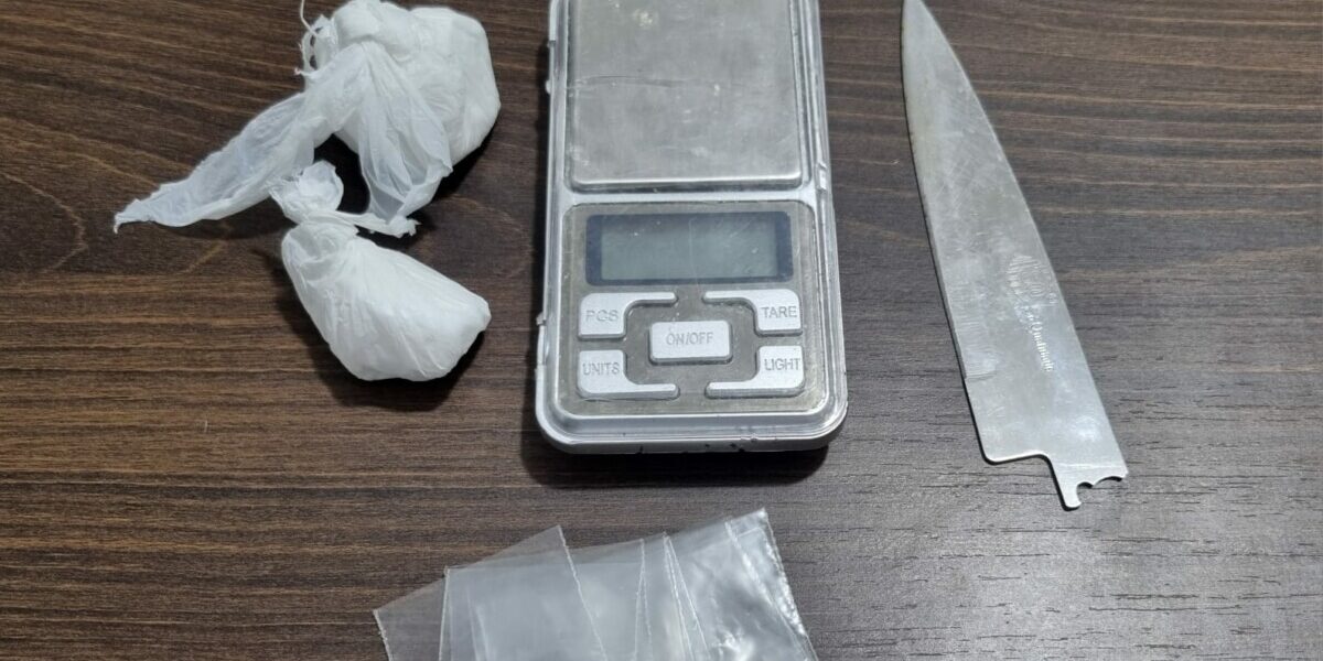Mulher é presa, em flagrante, por tráfico de drogas, em Itaberaí