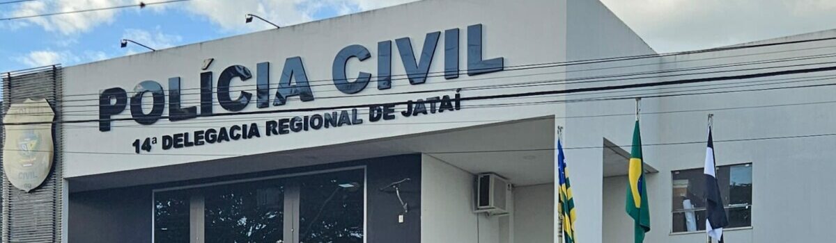 Mulher pula de carro em movimento para escapar de agressões e PC prende companheiro dela em flagrante