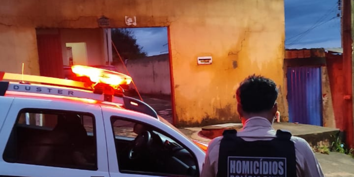 Trio é preso por perseguir homem, invadir a casa dele e atirar contra a sua família para intimidá-la