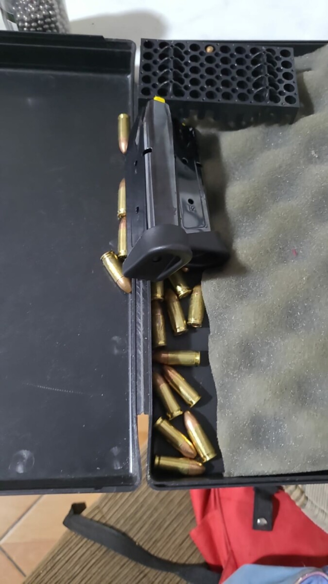 Xadrez 121: PCGO prende mulher por posse de arma de fogo, em Anápolis