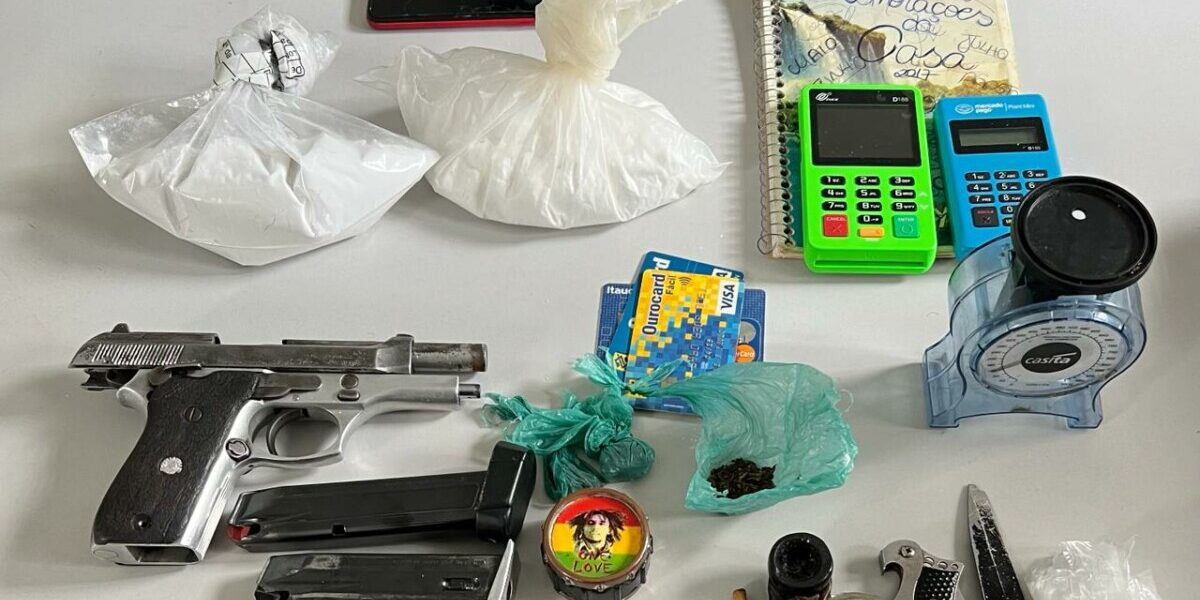 PCGO apreende drogas, arma e munições de ponto de tráfico, em Planaltina