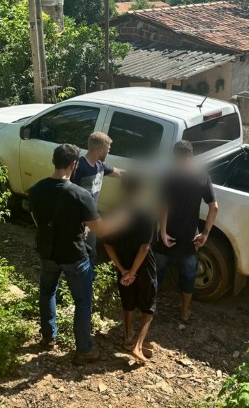 Dupla de adolescente é apreendida por tráfico de drogas, em Uruaçu