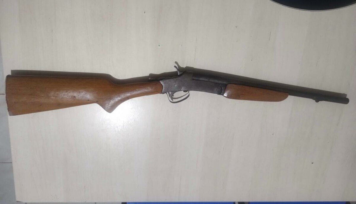 PCGO prende barbeiro por matar jovem a facadas em festa de aniversário