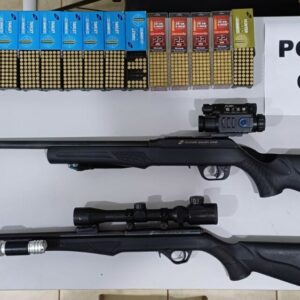 Armas de fogo e munições são apreendidas pela PC na casa de suspeito de maus-tratos a animais
