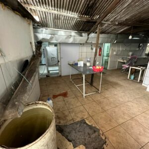 PCGO auxilia Vigilância Sanitária e interdita comércio de Niquelândia