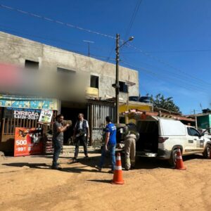 Dois são presos por vender mercadoria imprópria para consumo e furtar energia em mercado