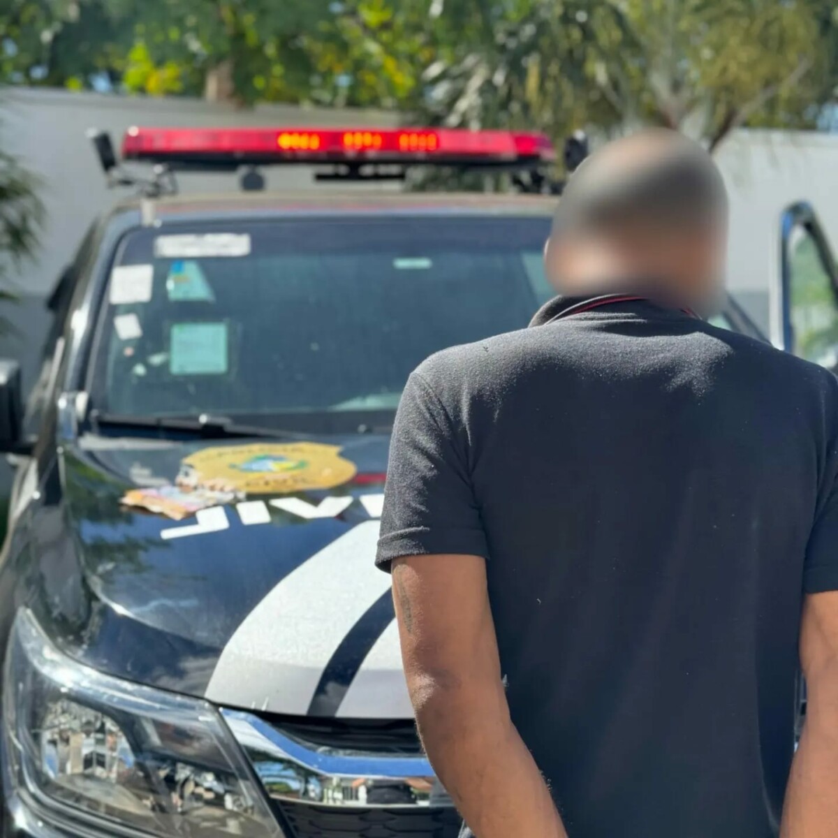 PCGO fecha ponto de venda de drogas em Uruaçu e prende proprietário do local